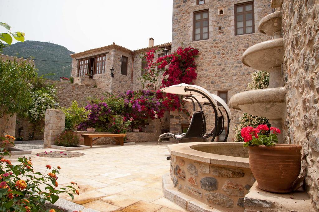 Archontiko Hatzipanayioti Leonidio Exterior photo